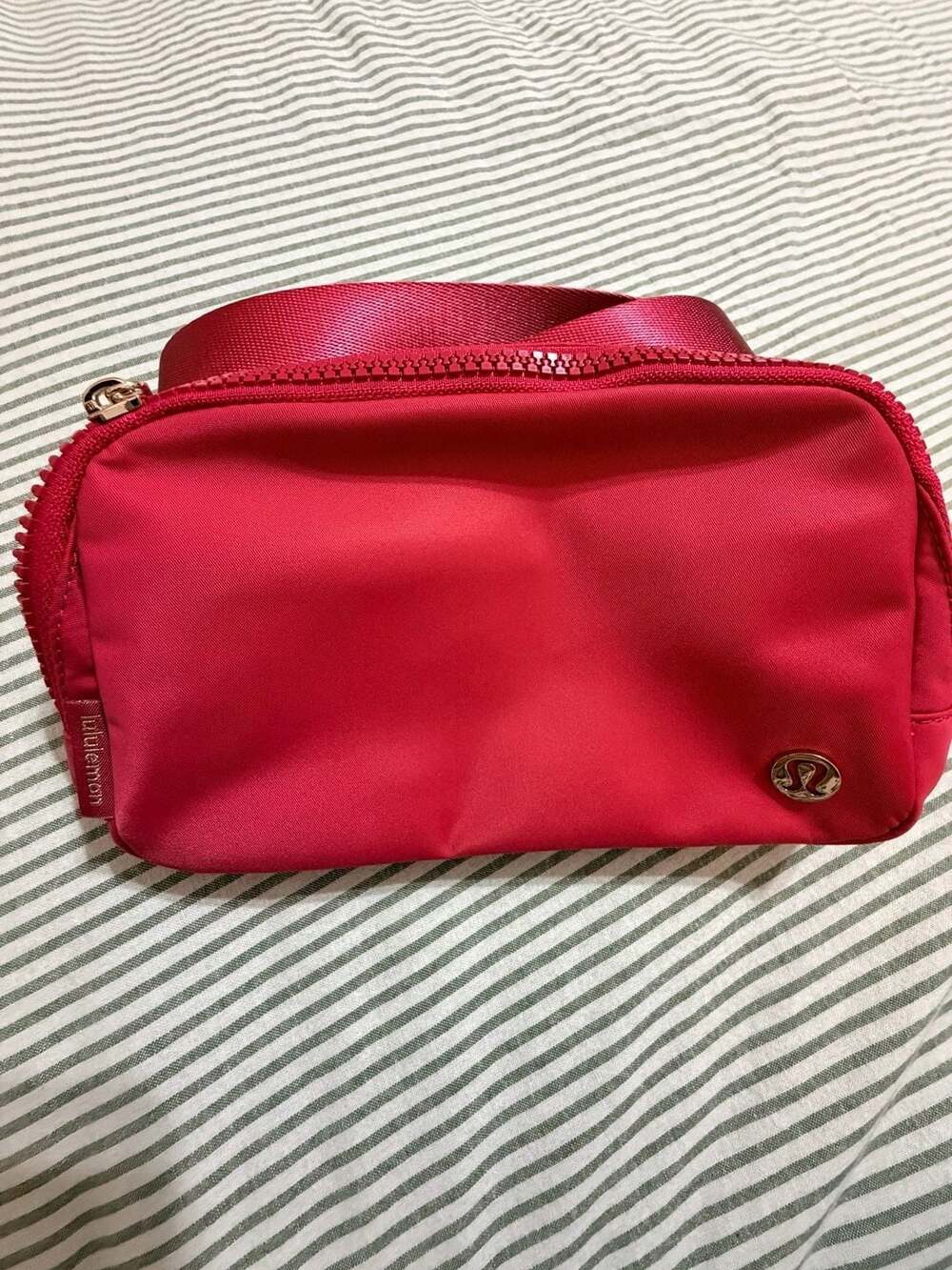 Lululemon Everywhere Belt Bag Dark Red Rose Gold